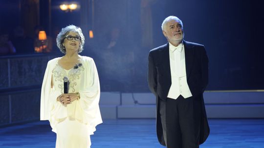 Moderátorka večera Božidara Turzonovová s...