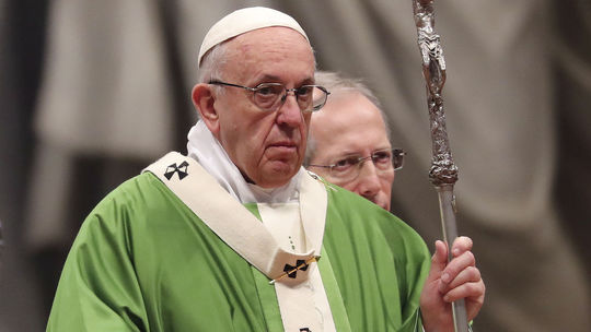 Pápež označil nepriateľské postoje voči utečencom za hriech