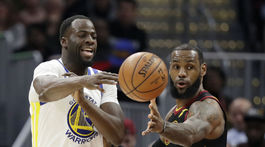 Súboj gigantov ovládlo Golden State, kríza Clevelandu pokračuje