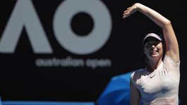 Šarapovovej odplata, koniec víťazky Wimbledonu, Djokovič a Federer ďalej