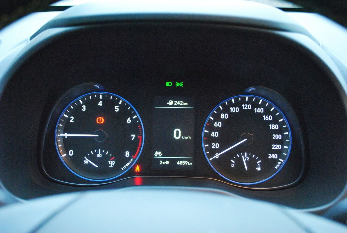 Trojvalec zrýchľuje na 100 km/h za 12 sekúnd.