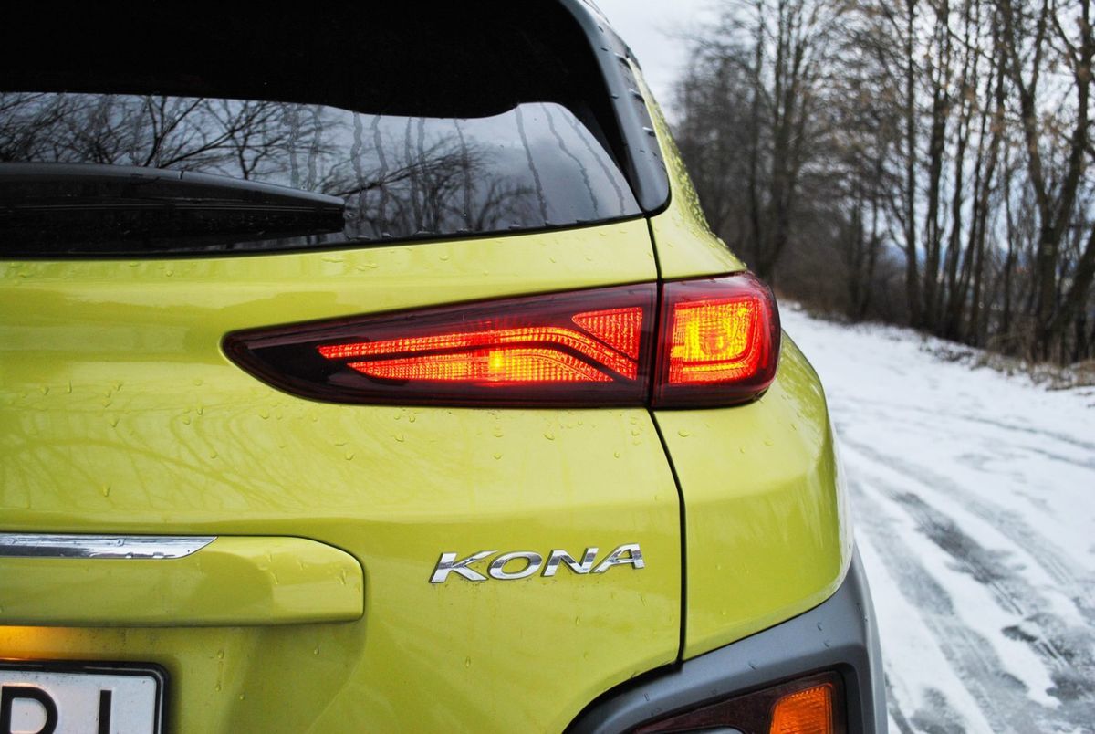 Názov Kona sa spája s Havajom.