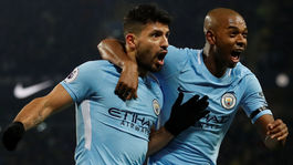 Majster vyhral u nováčika, Martial spasil United, uspelo aj City