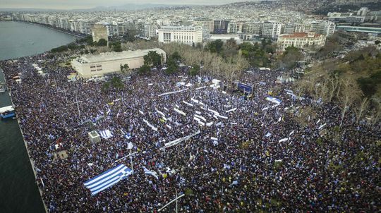 Tisíce ľudí žiadali v Solúne zmenu názvu susedného Macedónska