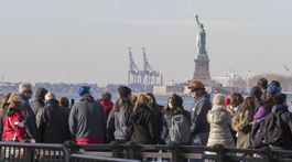 Prvé dôsledky shutdownu v USA: Zatvorené atrakcie i tisíce ľudí na nútenej dovolenke