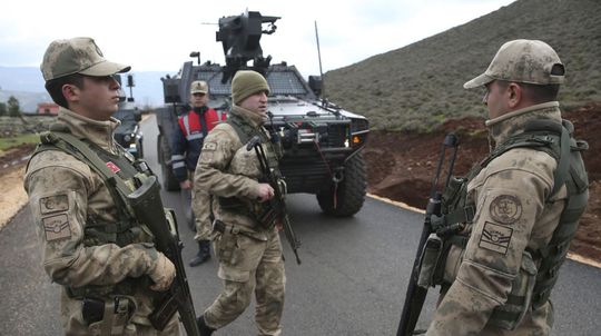 Tureckí vojaci neďaleko dediny Sugedigi pri...