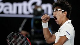 Talent spoza okuliarov. Nový Djokovič si tyká s Rubikovou kockou