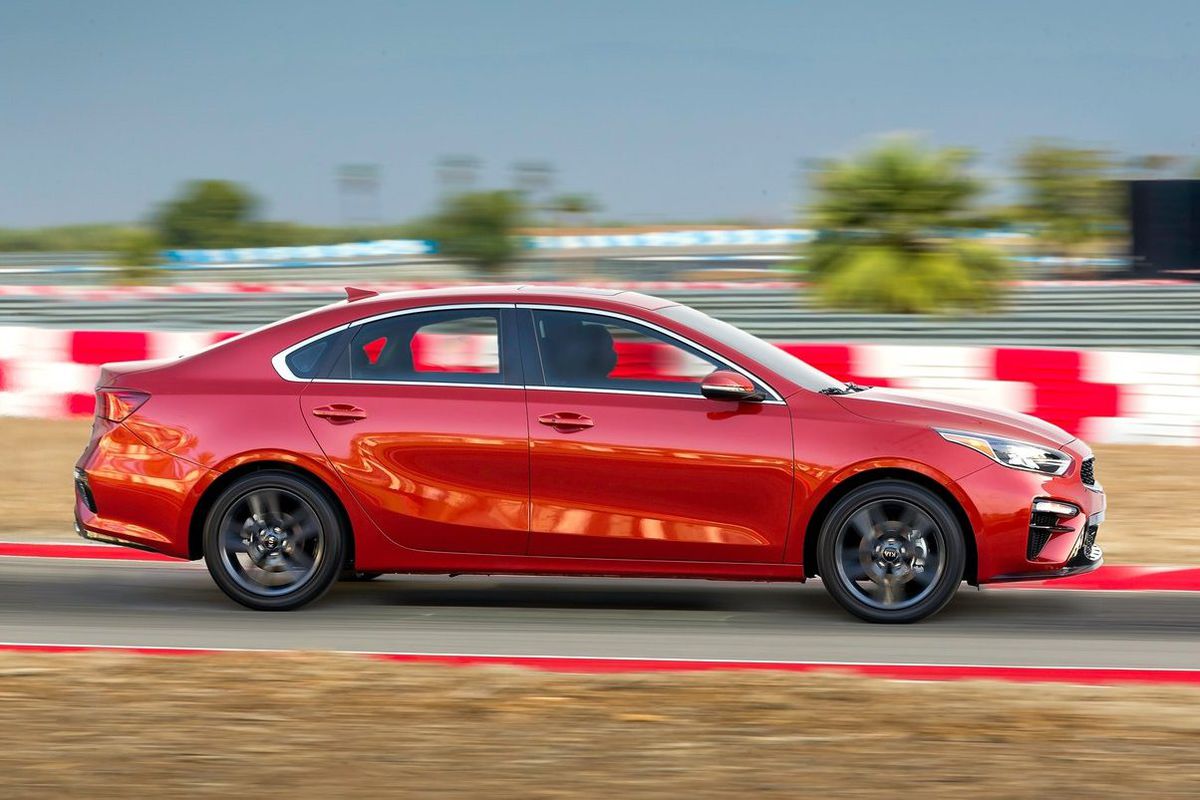 Väčšia dĺžka a posunutie kabíny viac vzad...