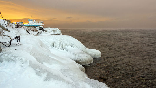 Brehy jazera Bajkal.