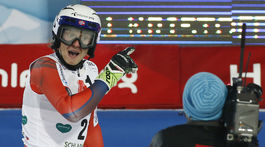 Lyžiarska veľmoc? Rakúšania hádzali na Kristoffersena počas jazdy snehové gule