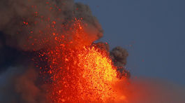 Z okolia sopky Mayon na Filipínach evakuovali už viac ako 61 000 ľudí