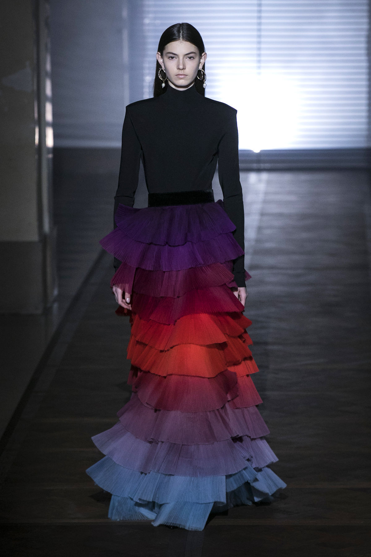 Modelka na prehliadke Givenchy Haute Couture...