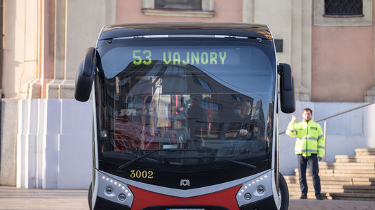 Ulice Bratislavy budú brázdiť nové elektrobusy. Prevratná novinka, hovorí primátor