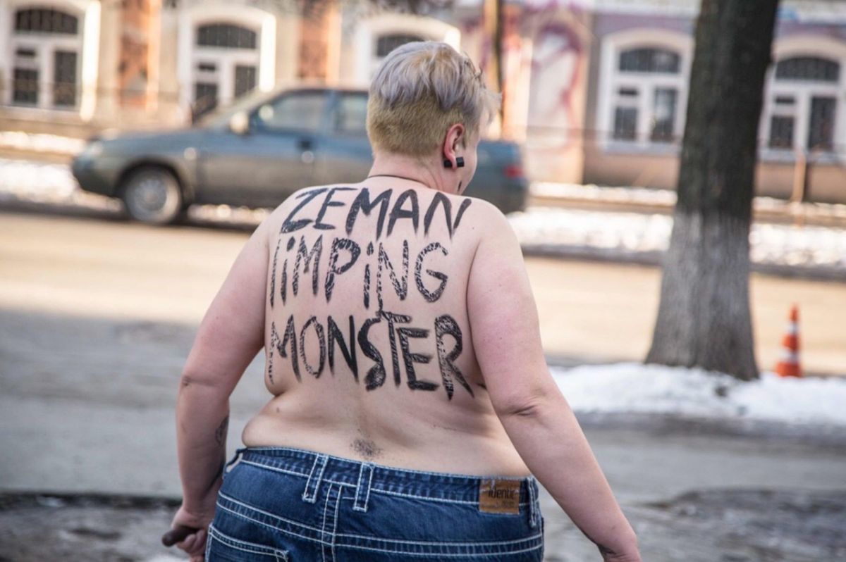 Aktivistka hnutia Femen mala počas svojho...