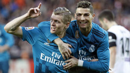 Utrápený Real sa preliečil vo Valencii. Ronaldo dal dva góly z penalty