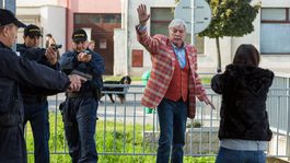 Recenzia: Inšpektor Max? Neoriginálny pôžitkár, ktorý si stíha česať ofinu 