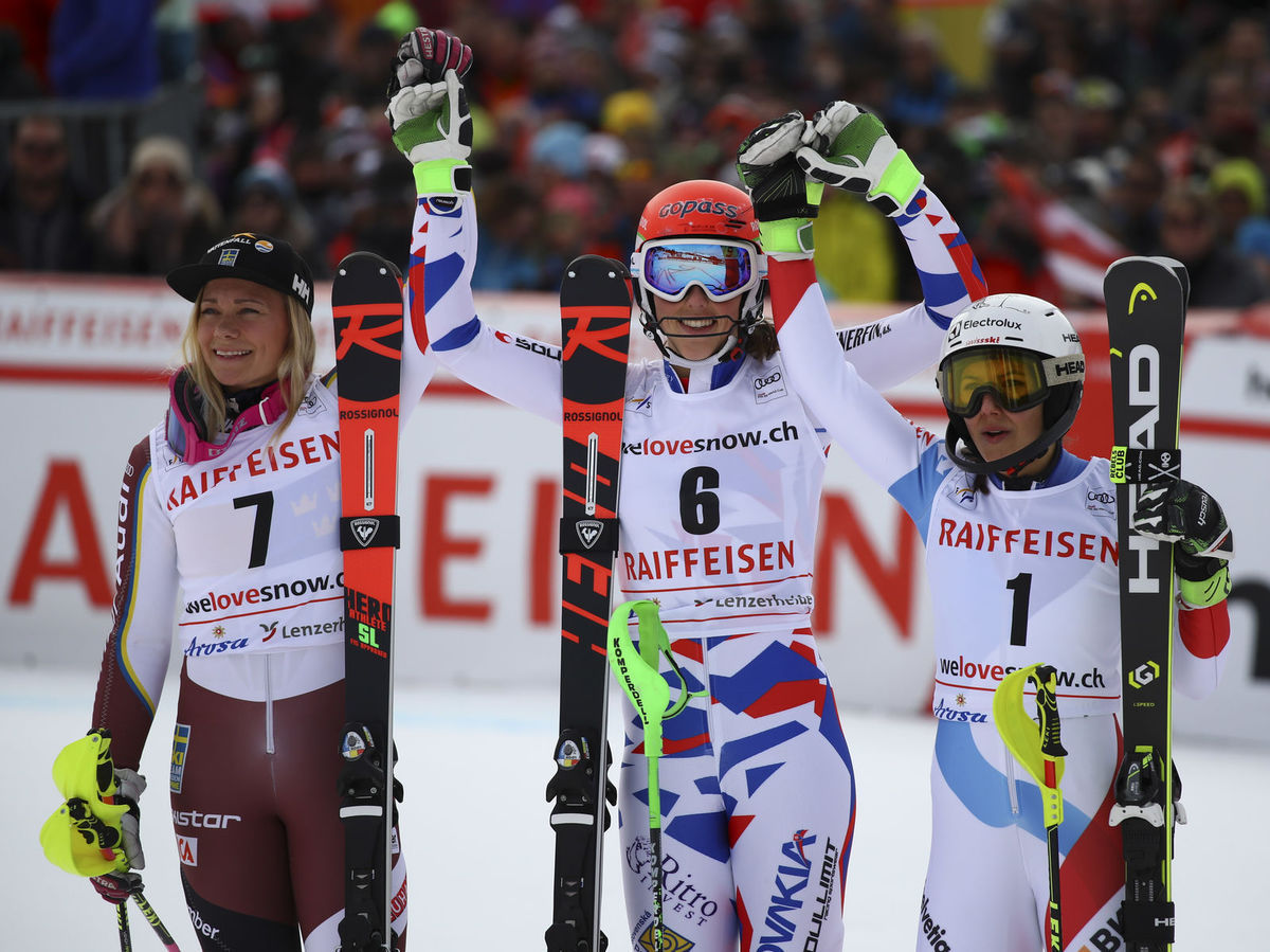 Elitná trojka slalomu v Lenzerheide. Mikaela...