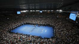 Ukrytý pred slnkom. Federer si neférovú výhodu zaslúži