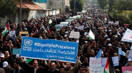 Zamestnanci OSN v pásme Gazy sa búria, vadí im Trumpovo rozhodnutie pozastaviť platby