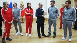 Putin vyprevádzal olympionikov. Dacjuk mu dal tričko: Rusko v našom srdci