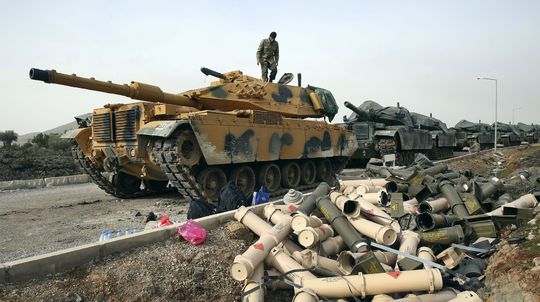 Sýrske provládne sily sa krátko po vstupe do Afrínu museli stiahnuť, tvrdia Turci