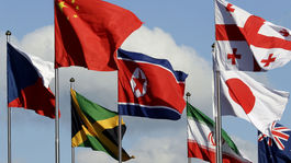 Zaviali zakázané vlajky. Severokórejskí športovci sú v olympijskej dedine