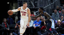 Houston vyhral v San Antoniu, víťazná premiéra Griffina v Detroite