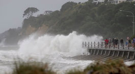 Na Novom Zélande uviazli po mohutnej búrke stovky turistov
