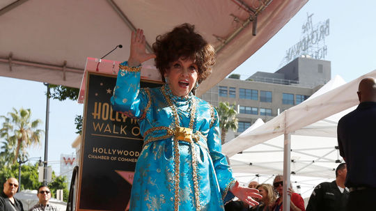 Talianska hviezda Gina Lollobrigida počas...