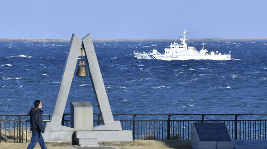 Rozmiestnime zbrane na Kurilských ostrovoch, tvrdí Medvedev. Japonsko považuje územie za svoje