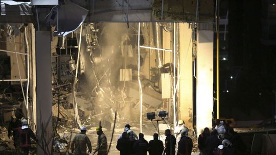 Výbuch na daňovom úrade v Ankare spôsobila bomba, tvrdia Turci
