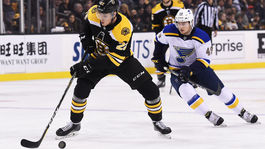 Cehlárik po jednom zápase za Boston späť na farmu, Marinčin sa presadil