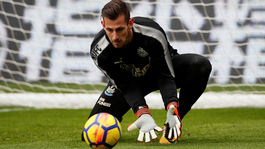 Dúbravka si odbil premiéru na lavičke. Jeho Newcastle remizoval v Londýne