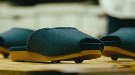 Nissan vymyslel autonómne papuče, ktoré sa vždy vrátia na svoje miesto