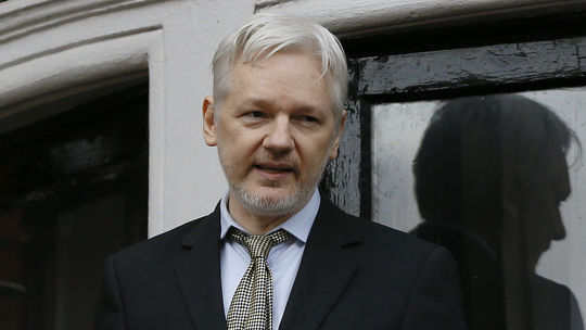 Assangeovi v Ekvádore vypli internet