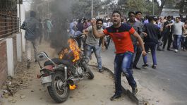 Po odsúdení bangladéšskej expremiérky vypukli násilné nepokoje