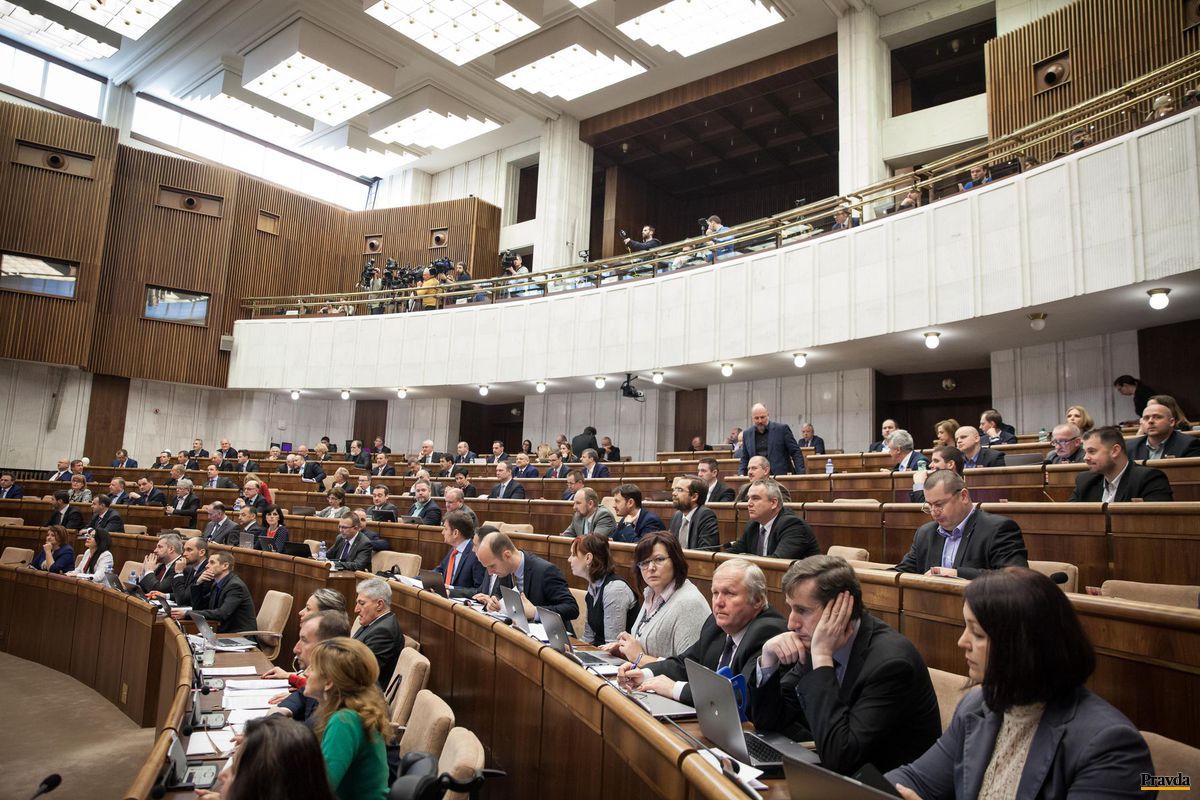 Miesta v parlamente, kde sedia poslanci za OĽaNO.