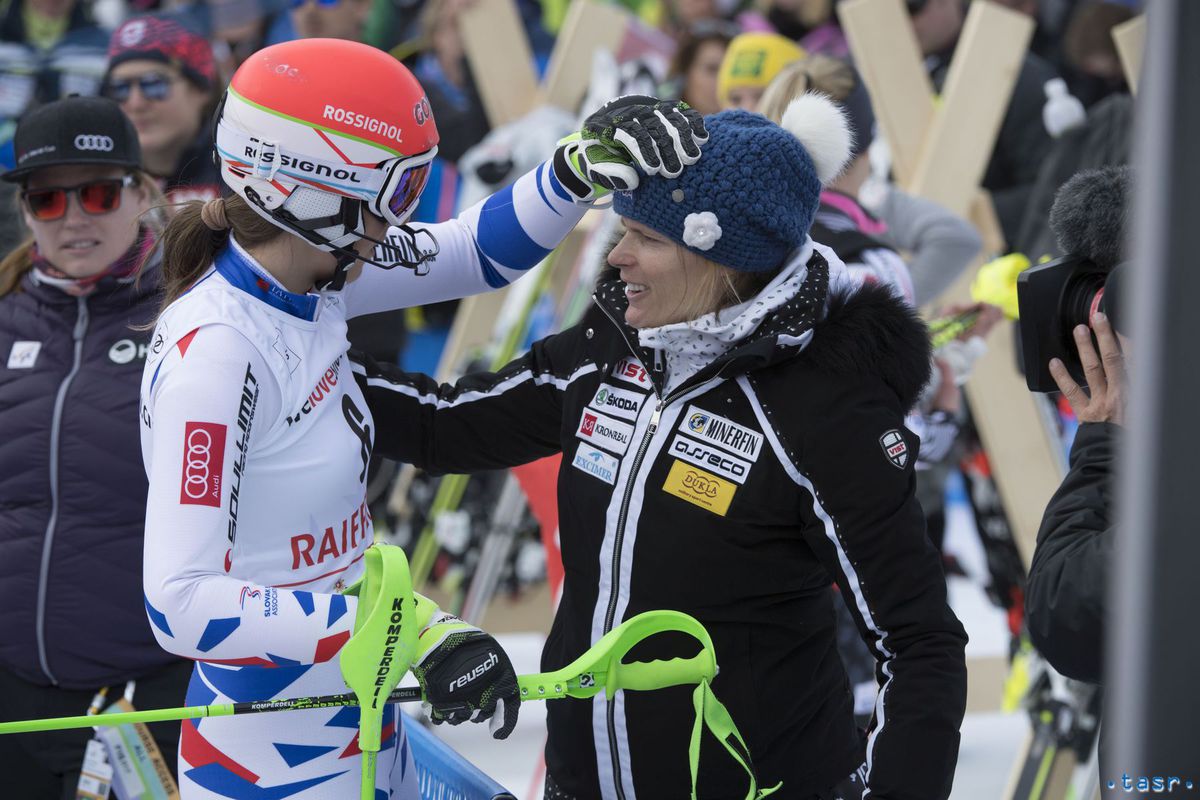 Petra Vlhová (vľavo) a Veronika Velez-Zuzulová....