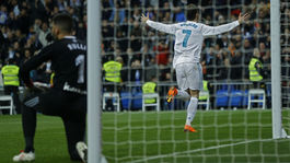 Real aj vďaka hetriku Ronalda zaváhanie nedopustil. Atléticu stačil gól z 1. minúty