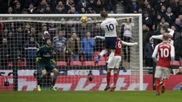 Štvorgólový Agüero zničil Leicester, triumf Tottenhamu v derby zariadil Kane