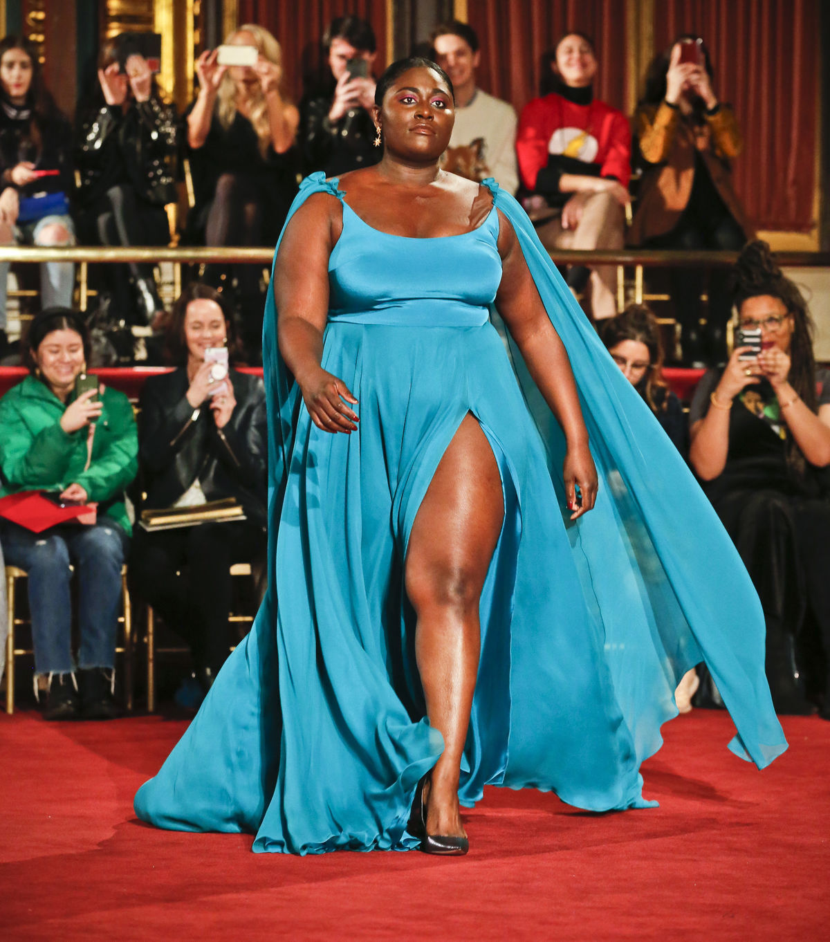 Herečka Danielle Brooks v kreácii z kolekcie...