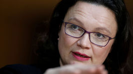 SPD nezostane vo vláde, ak bude Merkelová presadzovať "masové tábory"