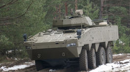 Maďarsko na ochranu trhov nasadilo obrnené vozidlá