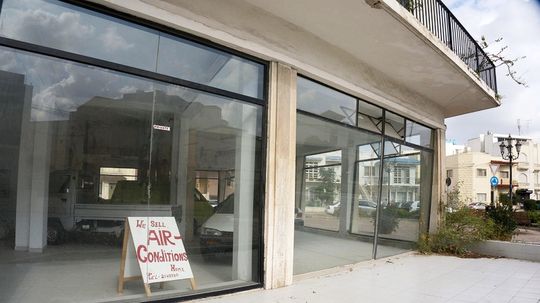 Subaru - opustená predajňa na Malte