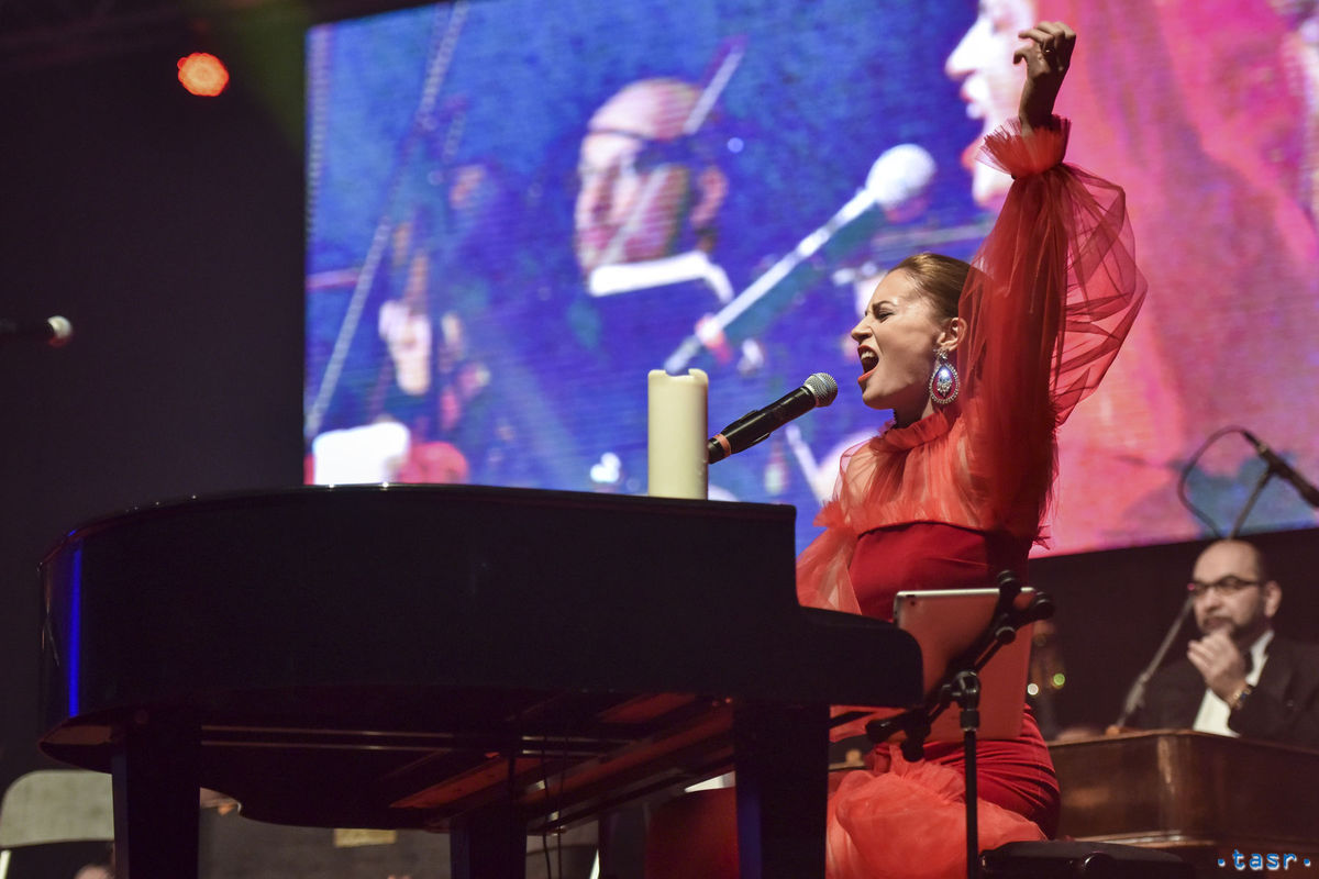 Speváčka Mária Čírová počas Valentínskeho...