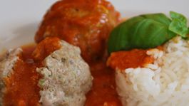 Mäsová polievka si žiada mäsové knedličky