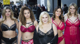 Hasselhoffova dcéra vyrazila polonahá do ulíc! Vystavila krivky XXL!