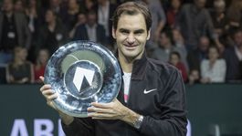 Federer zdoláva súperov, vek i zažité dogmy