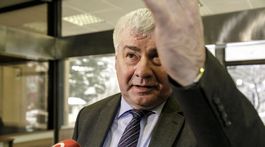 Érsek by mal podľa opozície vymeniť vedenie štátnych železničných firiem