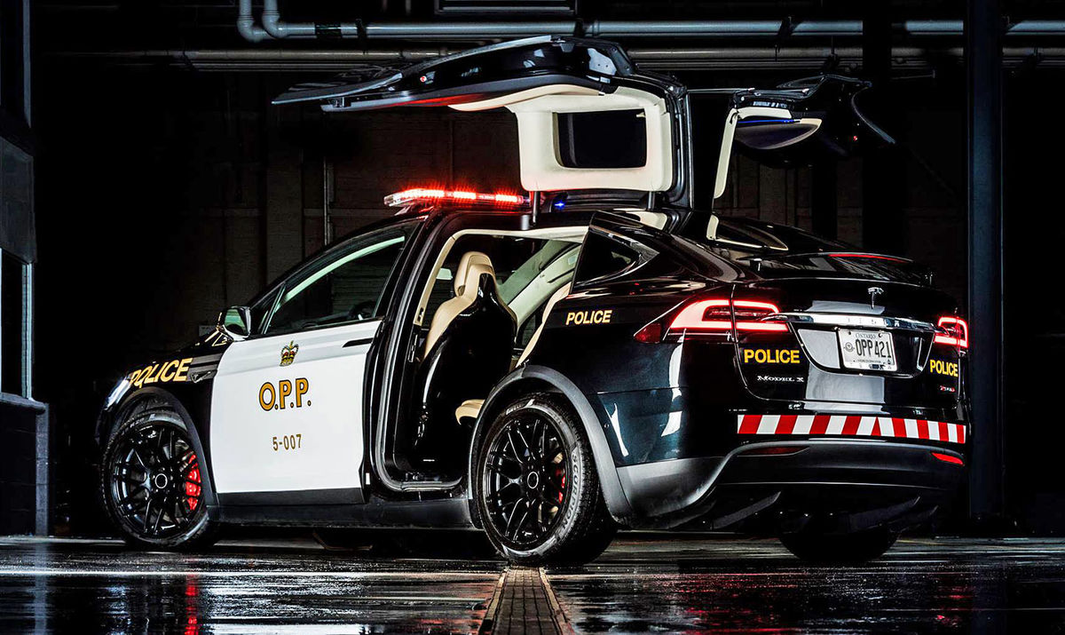Tesla X P90D je upravená presne podľa...